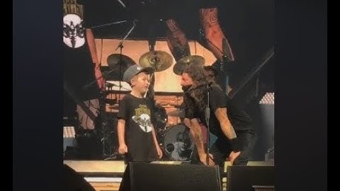 LIVE!!!! Foo Fighter VS KID