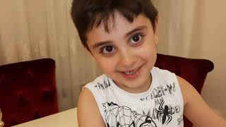 Efe Tik Tok Deneylerinden Çok Eğlendiği Cd Ile Gökkuşağı Deneyini Yaptı.