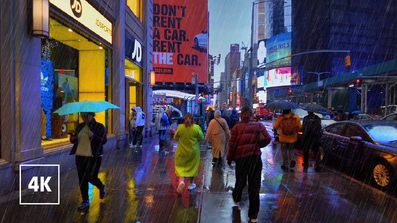 New York, Amerika Serikat | Midtown Manhattan NYC | Tur Jalan Saat Hujan 4K