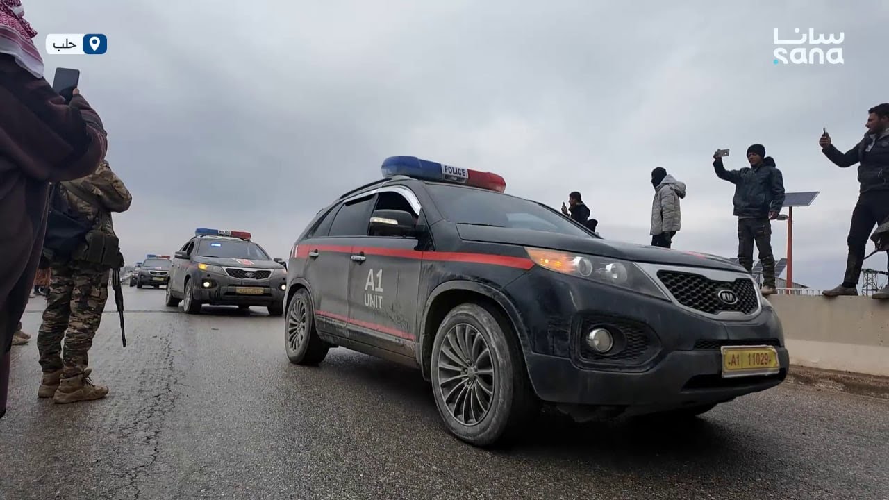 لحظة دخول قوى الأمن الداخلي ووحدات A1 إلى مدينة دير حافر بريف حلب لضبط الأمن والاستقرار