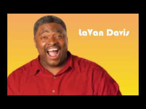 فيديو: Lavan Davis Net Worth: ويكي ، متزوج ، أسرة ، زفاف ، راتب ، أشقاء