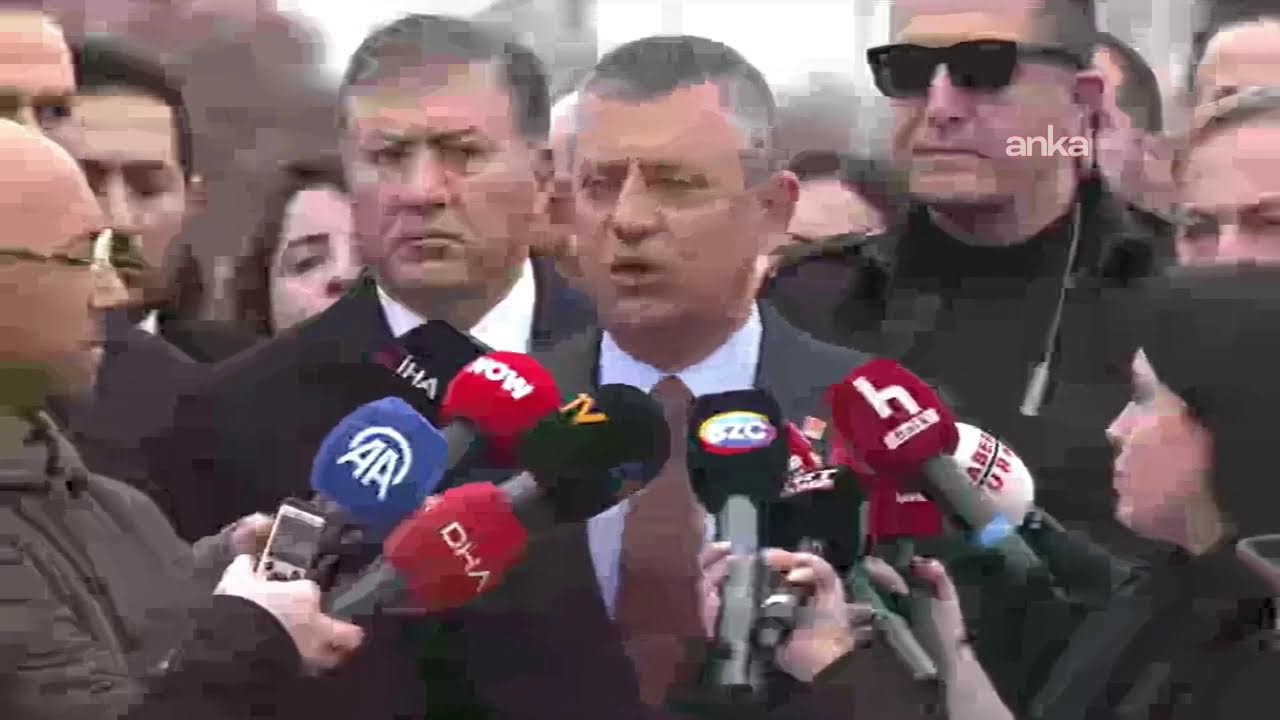 Ankara’da gazetecilerin sorularını yanıtlıyorum.