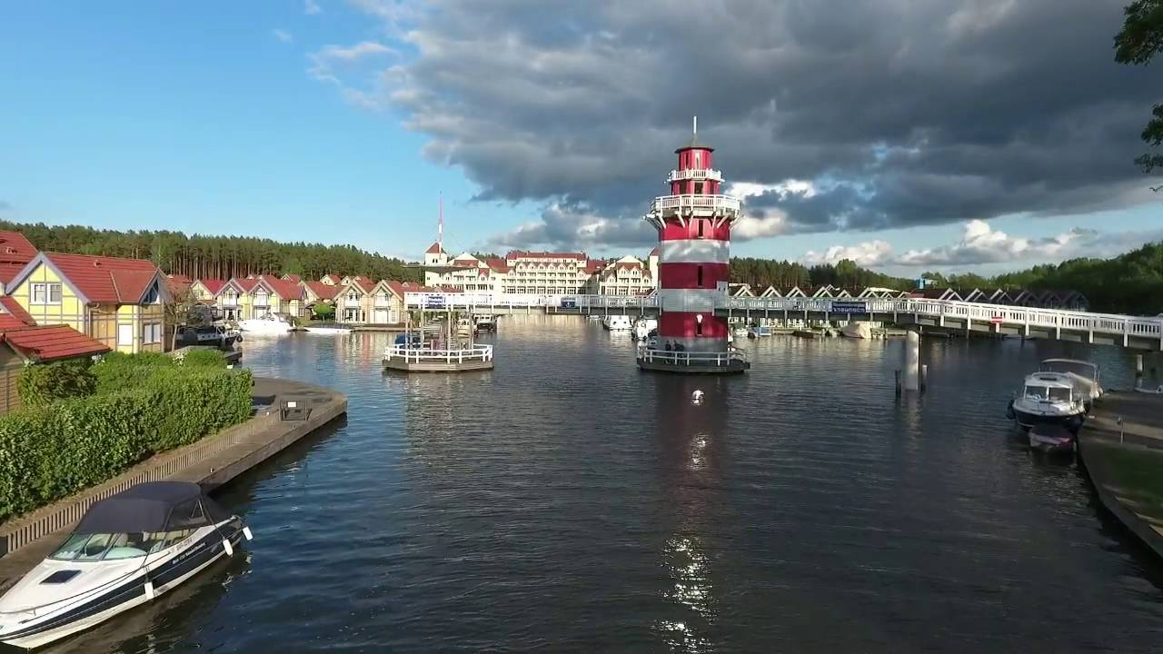 Hafendorf Rheinsberg: Rundflug vom Hafendorf über den Rheinsberger See und zurück zum Hotel