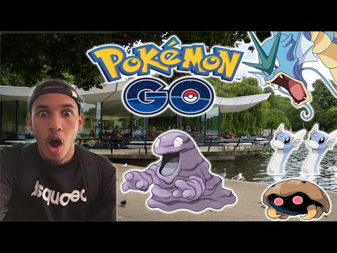 pokemon-go-'hunting-for-rare-pokemon-in-hyde-park!