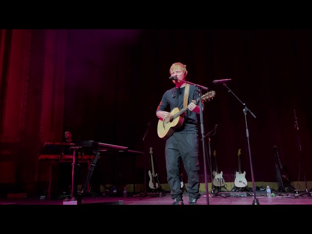 Ed Sheeran - Collide ( @ Alexandra Palace 01.04.2022 ) class=