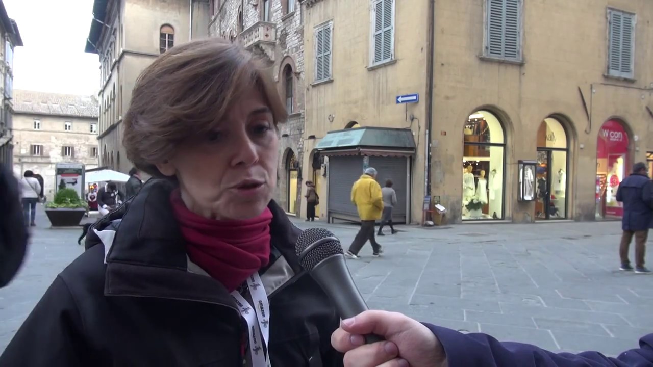 Tre domande a Maria Gianniti YouTube Tre domande a Maria Gianniti YouTube
