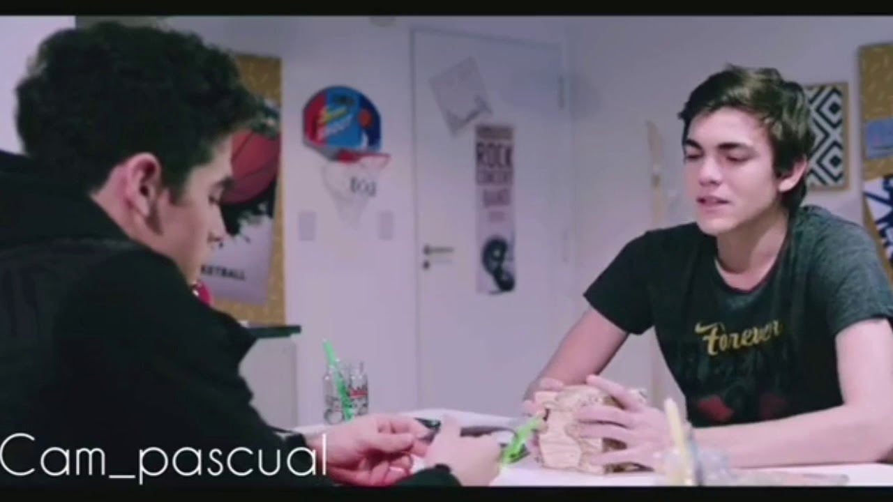 Todos se enteran que Mía se va