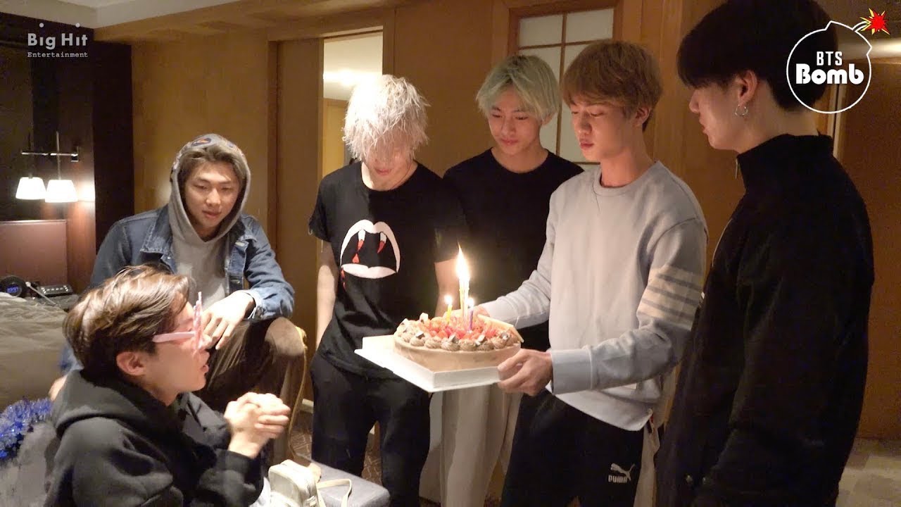 Bangtan Bomb Hobi S Surprise Birthday Party Bts Ë°©íƒ„ì†Œë…„ë‹¨ Youtube