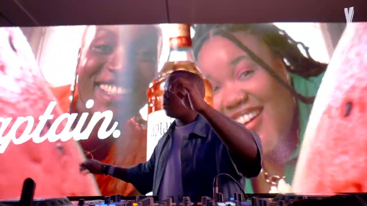 Dlala Thukzin Live Mix | LYFE on Tour CPT | YFM - YouTube