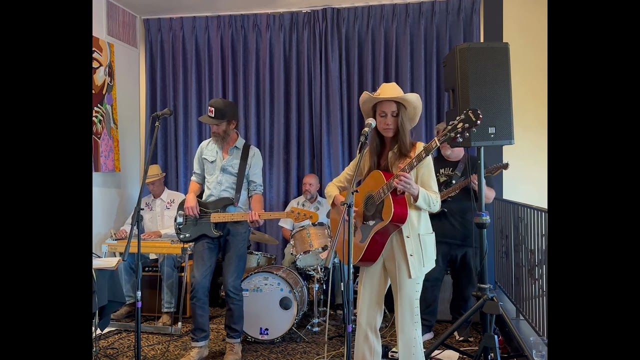 Dusty Strings 6/8 - Francesca Brown