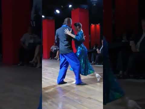 Samantha Dispari y Santiago Fina bailan en Marabú -  Tango El Andariego   - Orq. Alfredo Gobbi