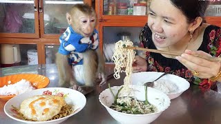 Donal Very Surprise &amp;Screaming Confuse Mom  Not Allow Him To Join Meal With