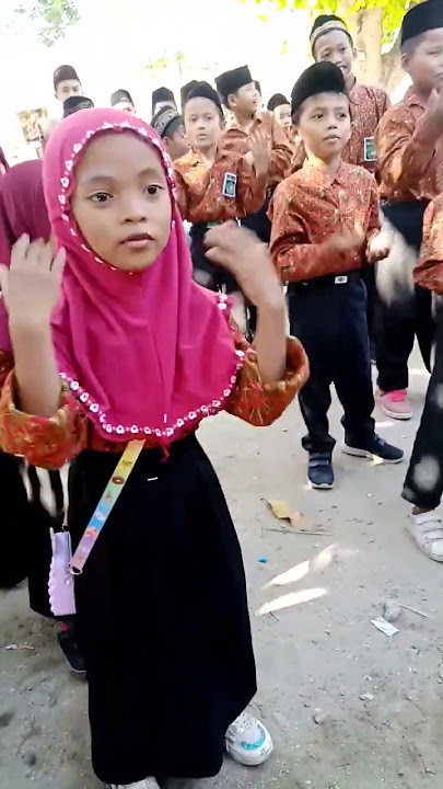Asmaul Husna dengan gerakan di MI.Hidayatul Islam
