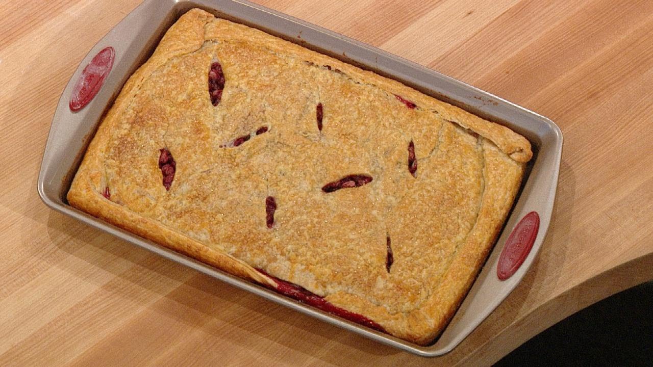 Thanksgiving Cranberry Slab Pie | Rachael Ray Show