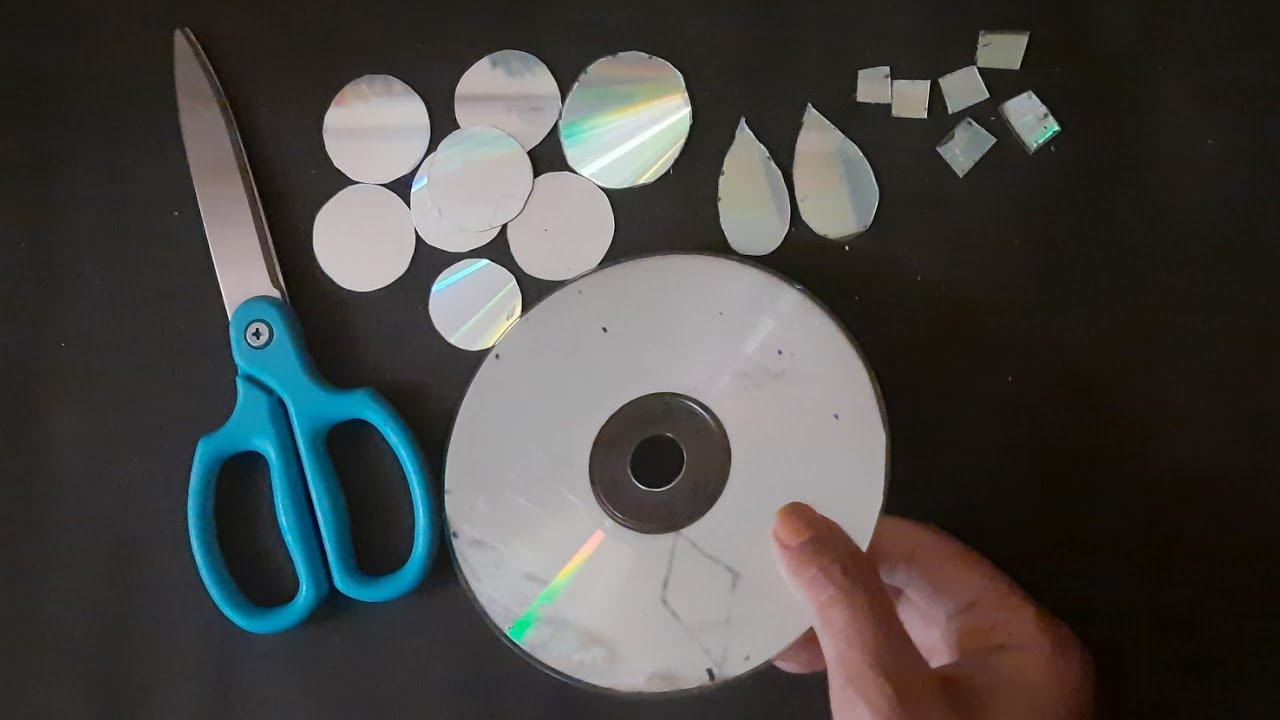 How to cut old CD at home//old CD recycling// DIY CD craft
