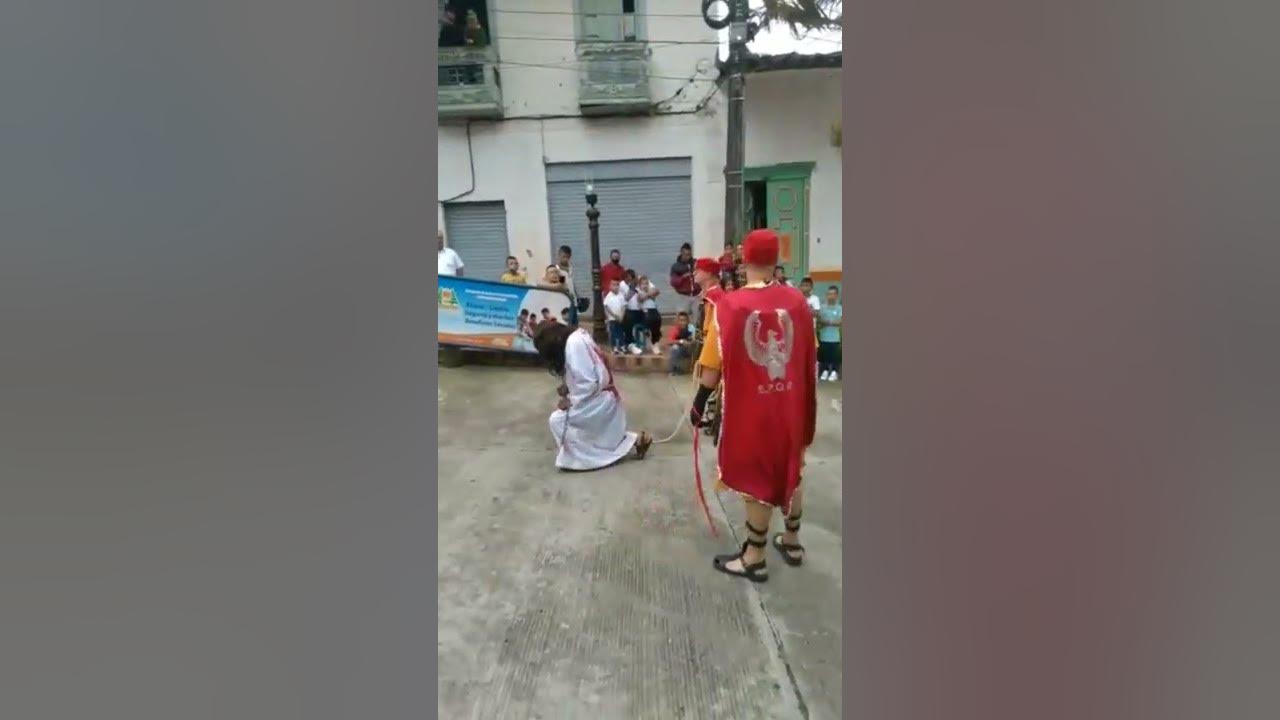 duros latigazos le dan al señor