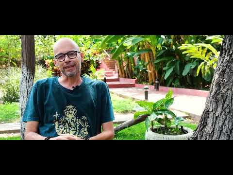 Entre Angola e Portugal: Infância e Identidade no Ano da Independência — João Neves