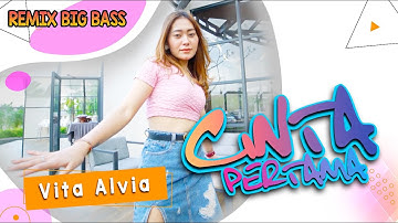 Vita Alvia - Cinta Pertama (Kini Aku Sedang Jatuh Cinta) | (Official Music Video)