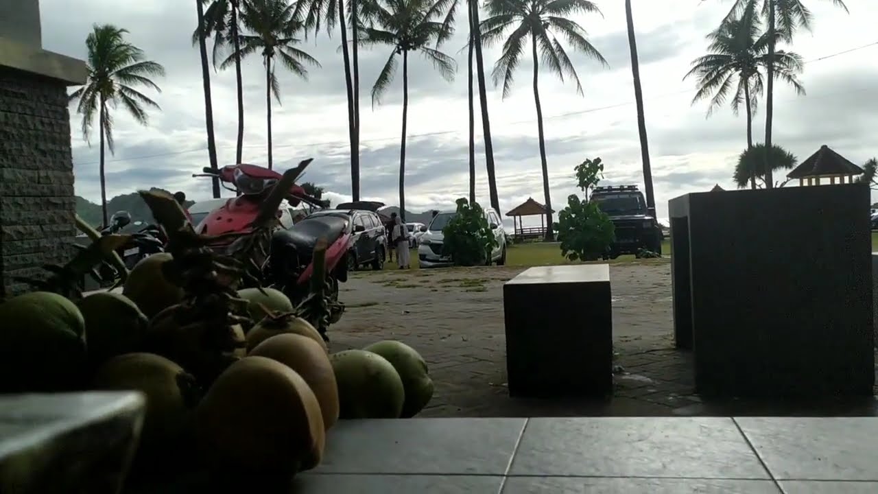 CARI BAHAGIA DI PANTAI SRAU PACITAN