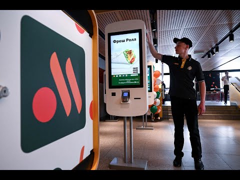 Разбавленная Coca-Cola, названия замазаны маркером: Макдональдс в России/ Новое меню/ Новый логотип