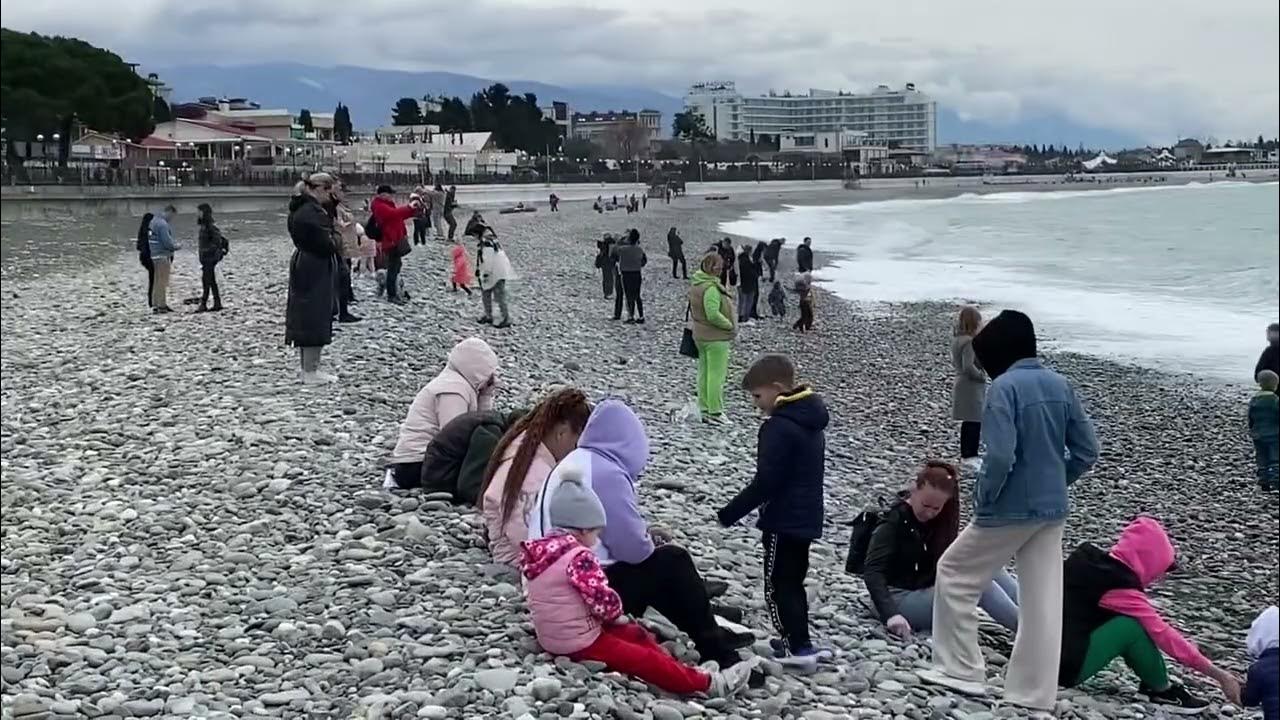 В апреле в сочи купаются