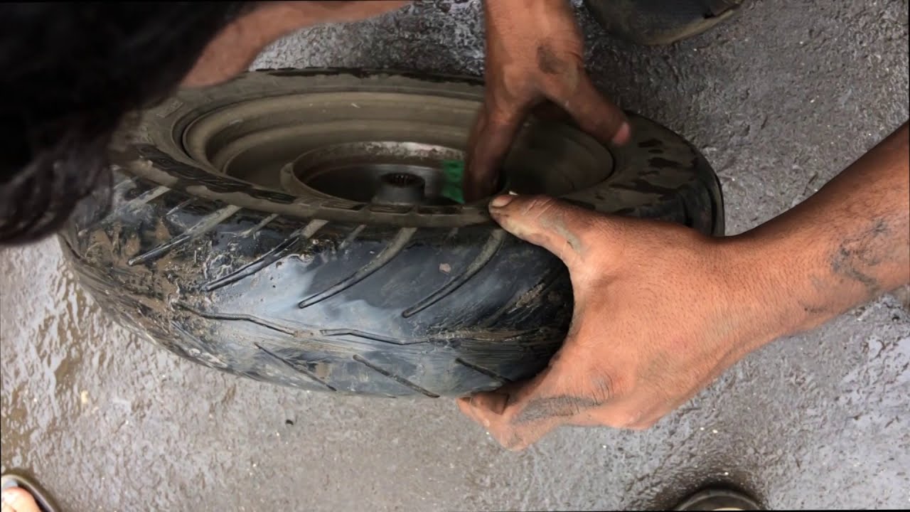 How to change brake shoes of drum brakes Honda Activa YouTube