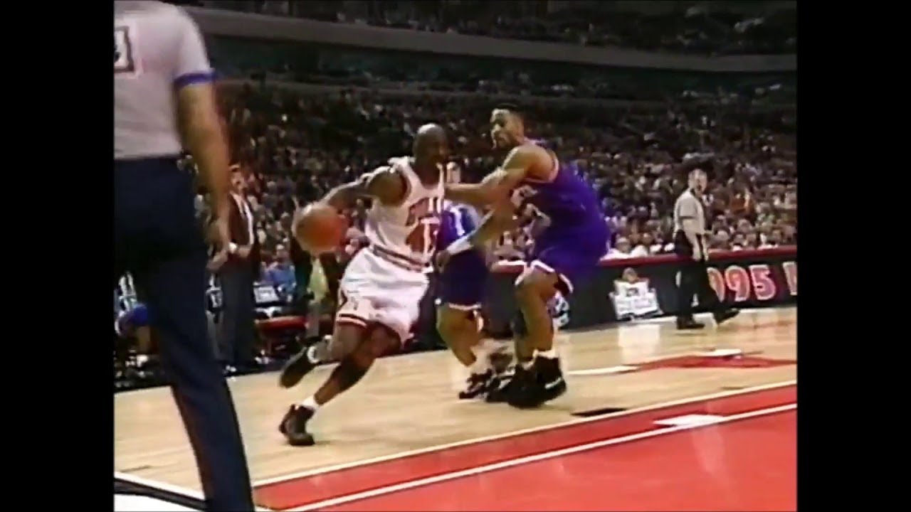 1995 Playoffs Hornets @ Bulls Round 1 Game 4