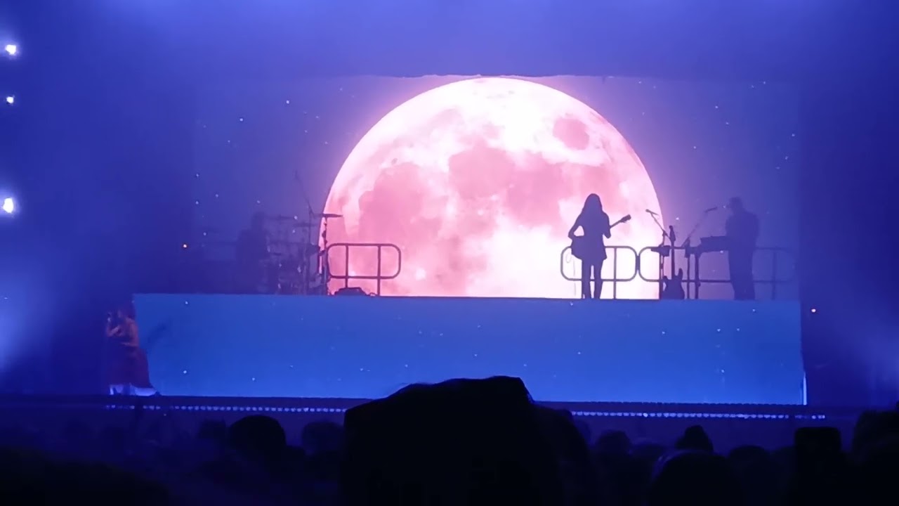 Halsey Back To Badlands 2025 Tour Pt.1 live at Byline Bank Aragon Ballroom Chicago,IL 11/8/2025