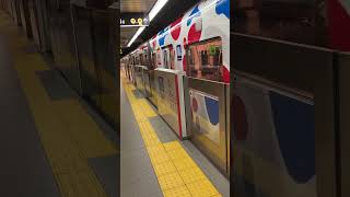 大阪メトロⓂ️Ⓜ️の御堂筋線のミャクミャクのラッピング列車
