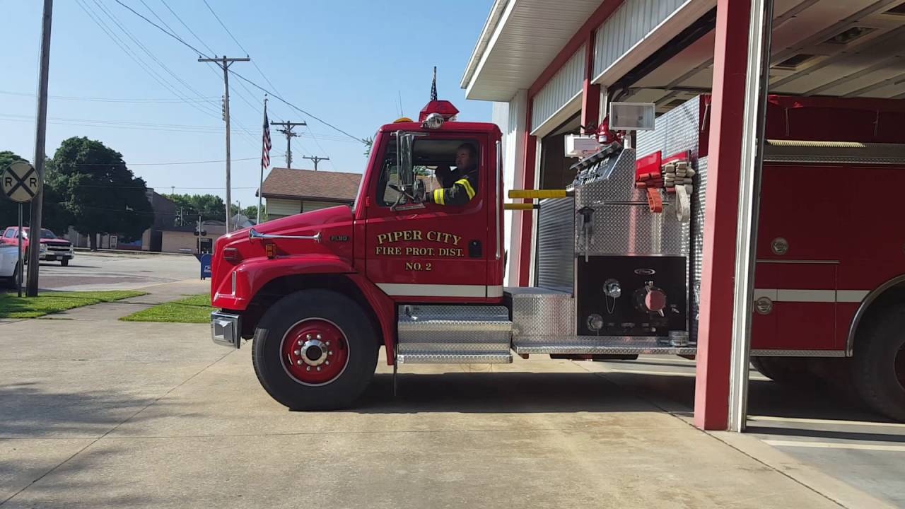 Returning to station : Engine 2 & Rescue 5 - YouTube