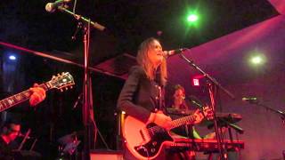 Watch Juliana Hatfield Remember November video