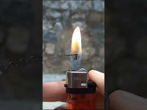 КАК СДЕЛАТЬ САЛЮТ ИЗ ОБЫЧНОЙ ЗАЖИГАЛКИ #Shorts