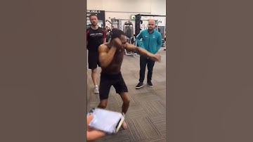 Thumbnail of Bro started shadow boxing 😂😂😂