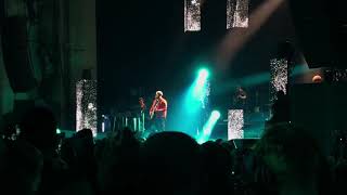 Walk alone - Tom Walker Live 24 Oct 2019