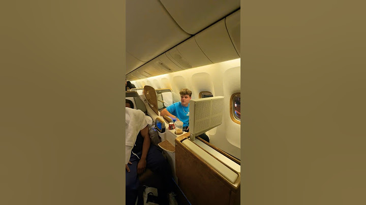 When You Don’t Get Your Girlfriend First Class… @mckinleyrichardsonnn @JackAndMcKinley