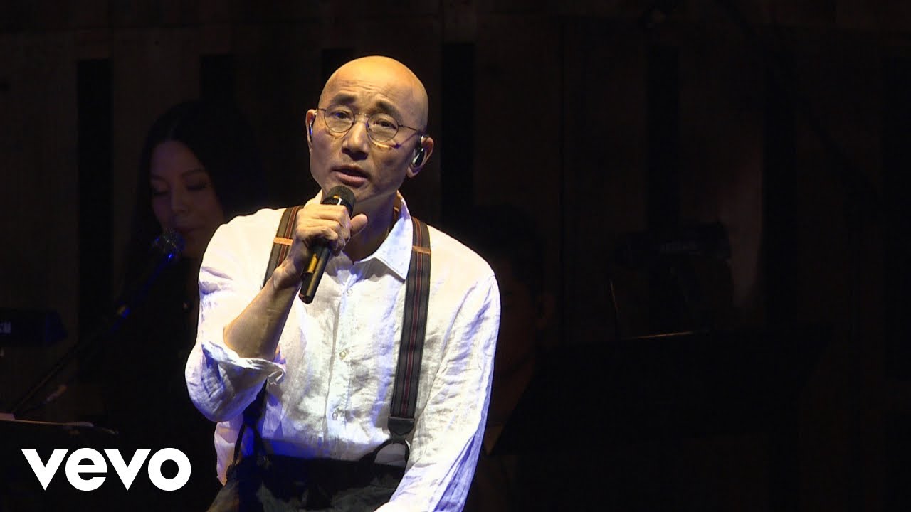 在 YouTube 上观看 盧冠廷 - 《雪中情》(Live)