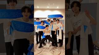 皆さんも一緒にタオルを振って盛り上がりましょー🎵明日の大阪最終日もUpperside🔼 #ORβIT_Upperside#ORβIT #EαRTH