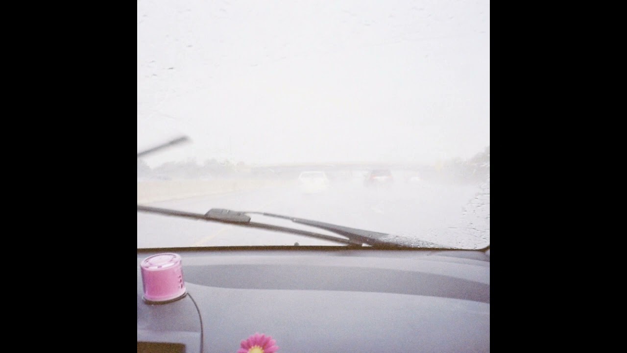 在 YouTube 上观看 Juno Roome - if i'm a bird / without your eyes #dreampop #indiepop #bedroompop
