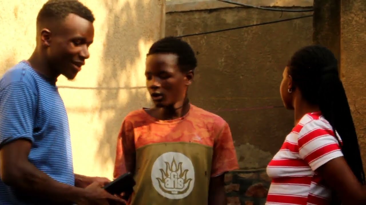 KABAKA EMPIRE: UMUTURANYI BAMUFASHE  AGIYE GUFATA UMWANA WA LANDLORD  KUNGUFU😁😁😁