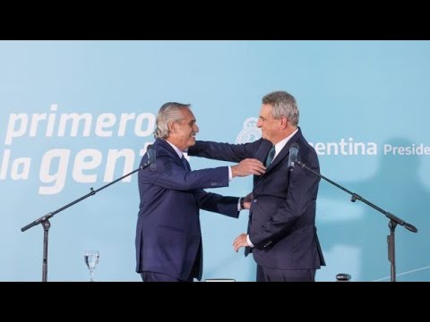 El presidente Alberto Fernández le tomó juramento al nuevo jefe de Gabinete, Agustín Rossi