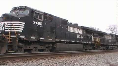 Train-27W-Runs-Around-Train-322.mpg