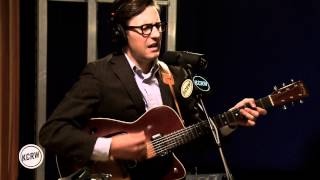 Nick Waterhouse performing 