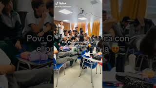 Es Que En Verdad El Profesor Es Bien Guapo Por Eso Presto Atención