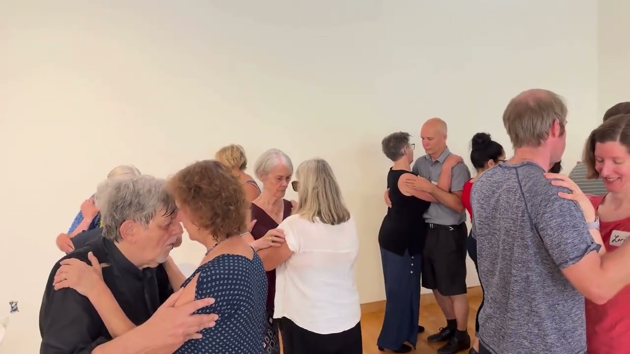 𝐀 𝐐𝐮𝐢𝐞𝐭 𝐄𝐧𝐜𝐨𝐮𝐧𝐭𝐞𝐫 - 𝐔𝐧 𝐄𝐧𝐜𝐮𝐞𝐧𝐭𝐫𝐨 𝐒𝐢𝐥𝐞𝐧𝐜𝐢𝐨𝐬𝐨