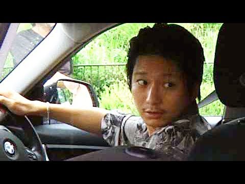 YOUがハゲ！と叫べば、向井理がハゲてねぇわ！と壮絶アドリブ／映画『君が君で君だ』メイキング映像