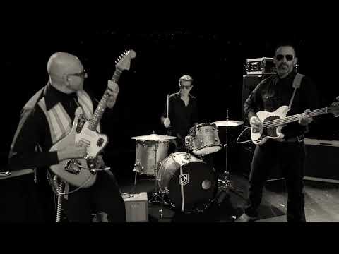 Showman & The Storms  - Blitzkrieg Bop - ramonessurfcover