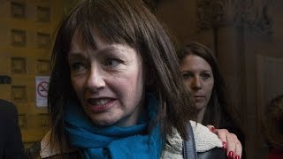 Ghomeshi accuser thanks supporters at rally after acquittals