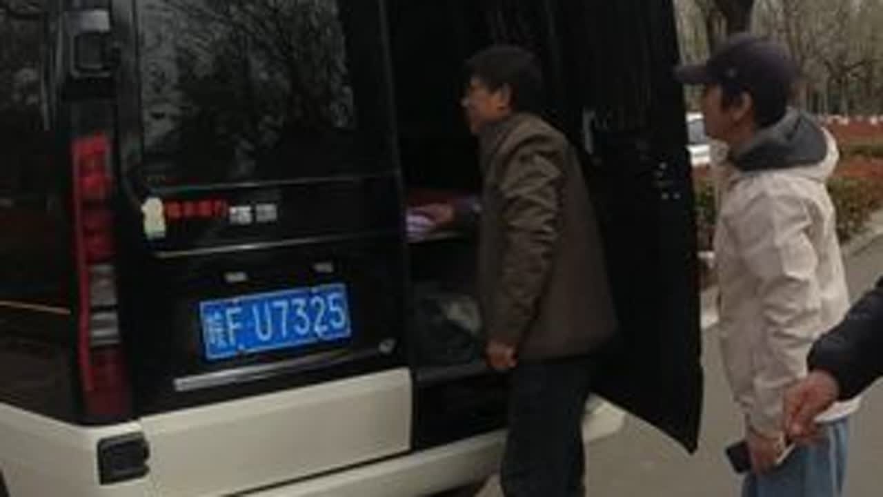 这是我见到过的，轻客车改床车最漂亮，最实用的一款！ 改床车自驾游，讲究简单实用，包括用电，也是一样，搞一块移动电源，解决多种的充电方式就已经很完美了！#自驾游 #自改床车 #星兆蓝户外移动电源 ...