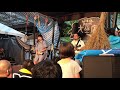 自來水(自然捲) - 坐在巷口的那對男女