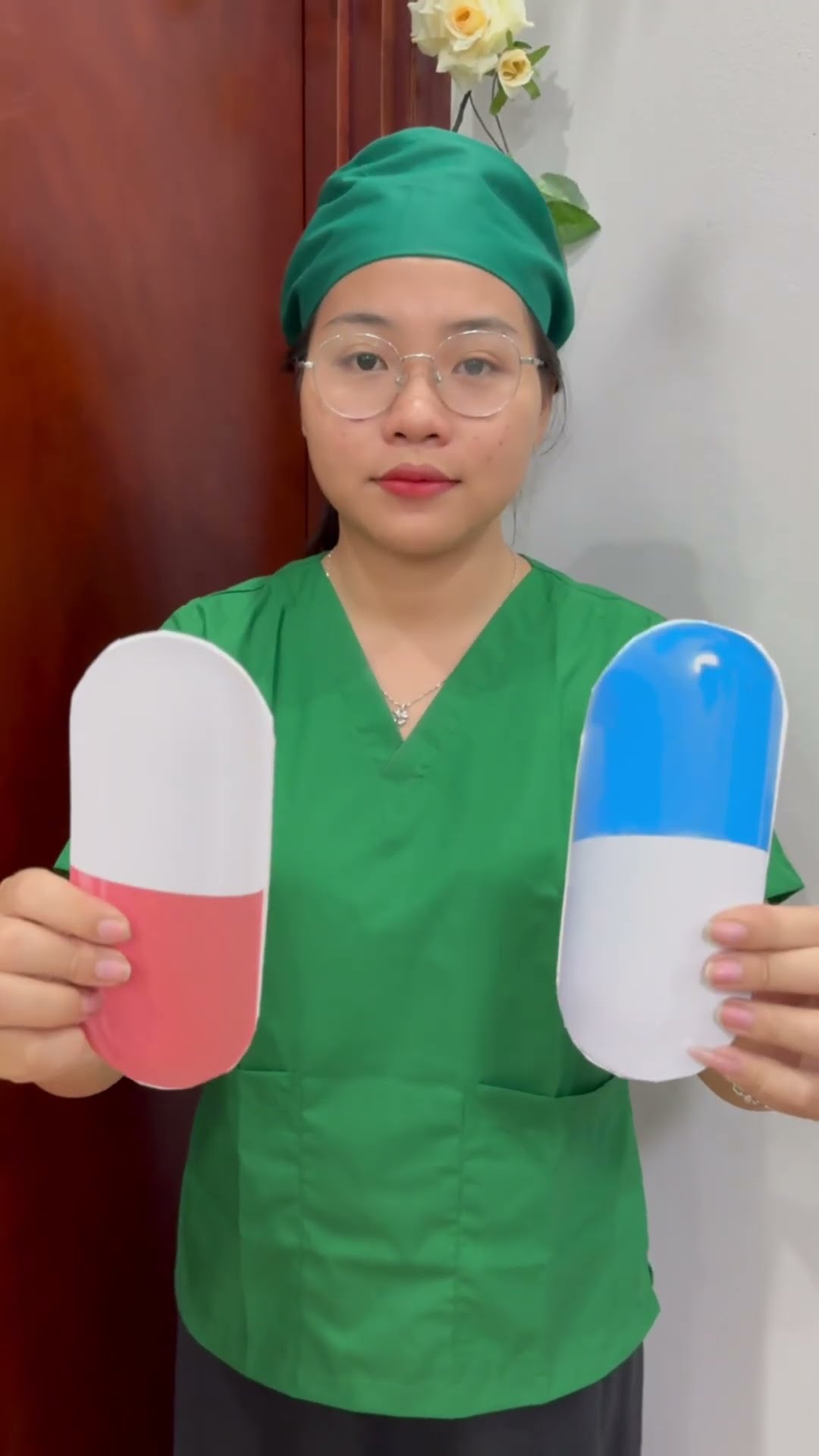 LNS - Ông cụ không muốn uống thuốc của bác sĩ || Old man doesn't want to take medicine #shorts